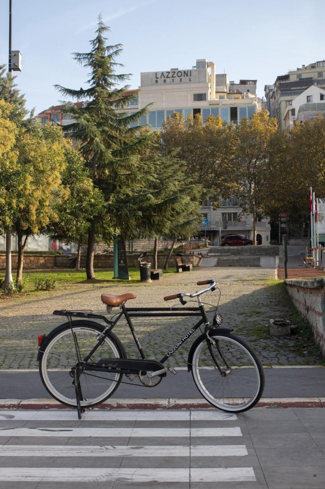 Lazzoni Hotel Istanbul Exteriör bild Bicycle in the Netherlands