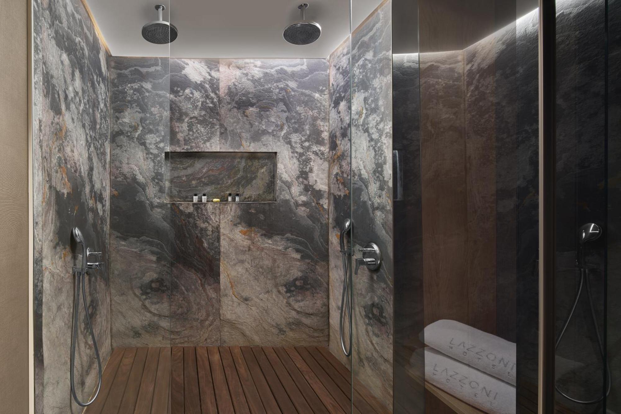 Lazzoni Hotel Istanbul Exteriör bild A shower