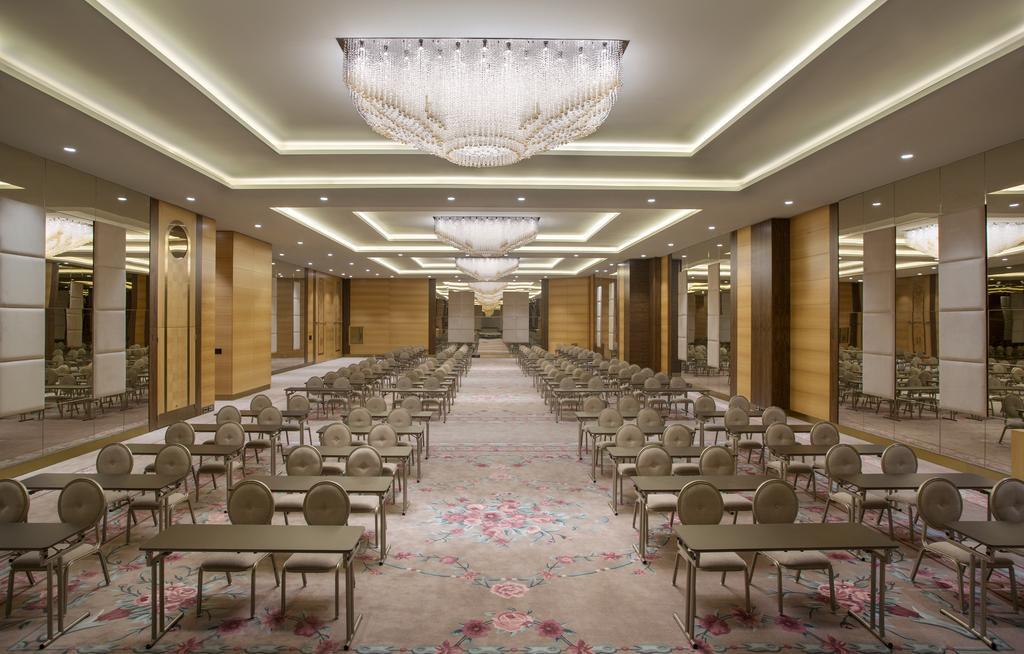 Lazzoni Hotel Istanbul Exteriör bild The ballroom